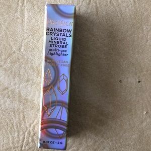 Liquid mineral strobe highlighter